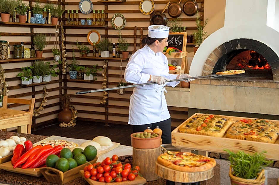 Constantinou Bros Athena Beach Hotel