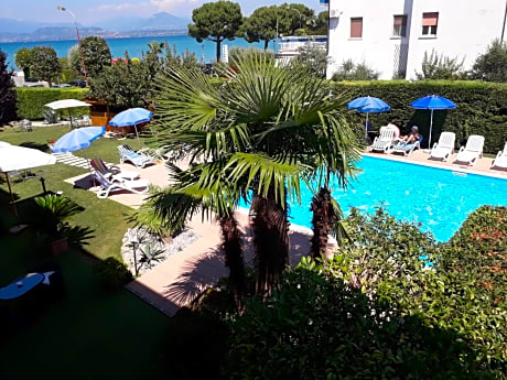 Quadruple Room with Balcony and Lake View