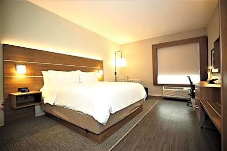 Holiday Inn Express And Suites Charlotte - South End By IHG