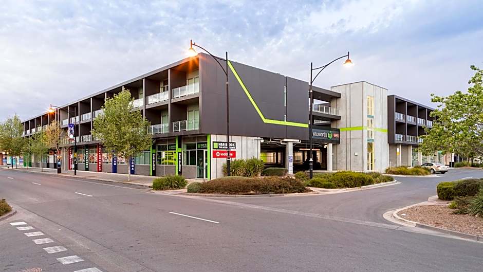 Mawson Lakes Hotel