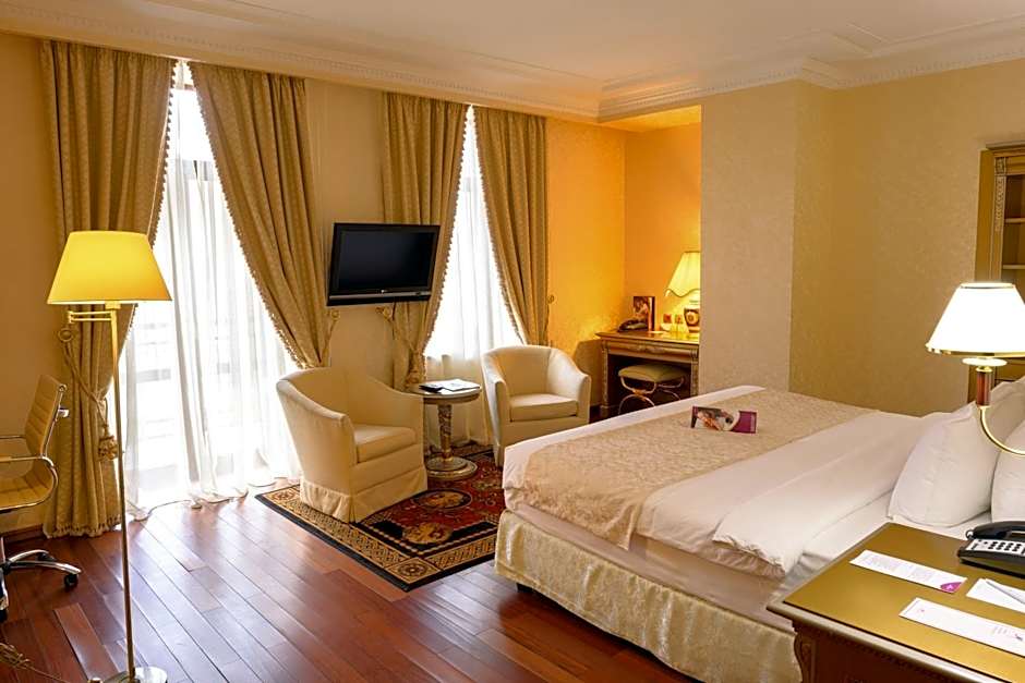 Crowne Plaza Hotel Minsk