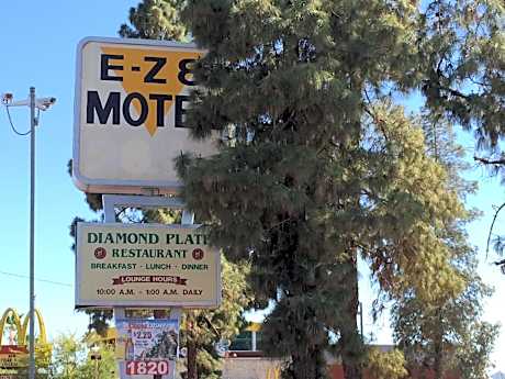 EZ 8 Motel Airporter