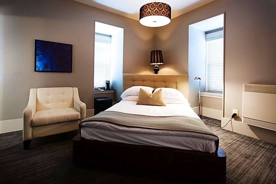 Le Pleasant Hôtel & Café