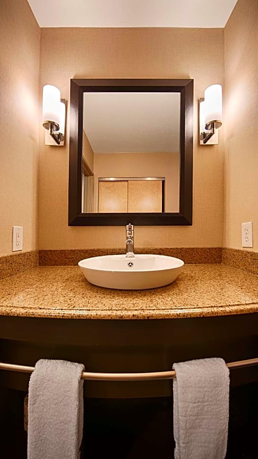 Best Western Plus Atrea Airport Inn & Suites