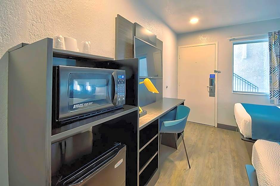 Motel 6-Palmdale, CA