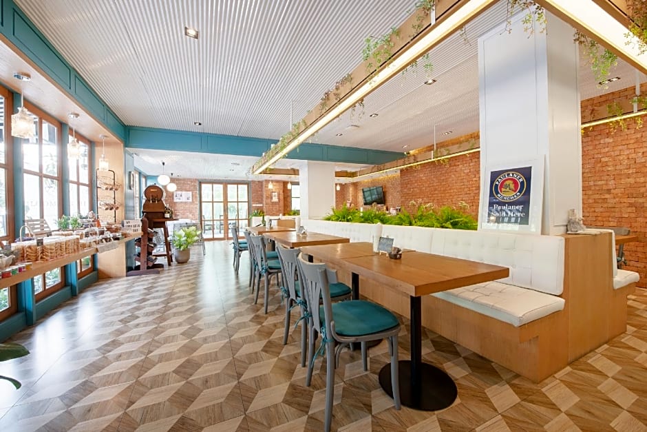 Blooming Hill Boutique Suites