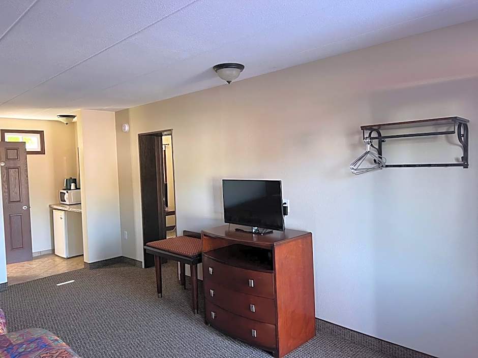 All Star Inn & Suites