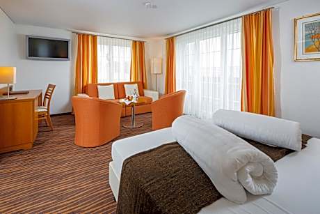Deluxe Double Room with Balcony and Countryside View