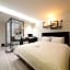 Avenue Hotel