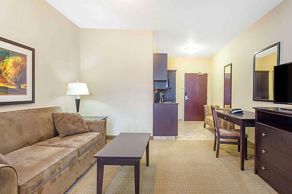 Ramada by Wyndham Pincher Creek