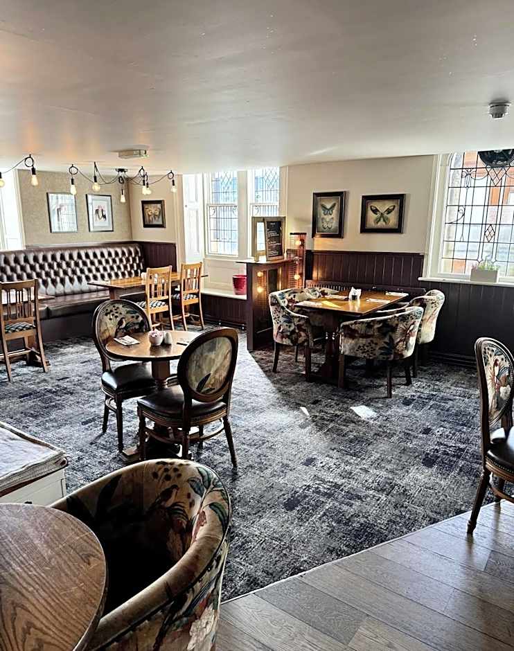 The Queens Head Hotel