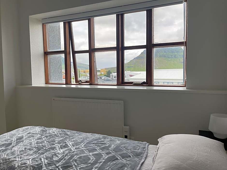 Helgrindur Guesthouse