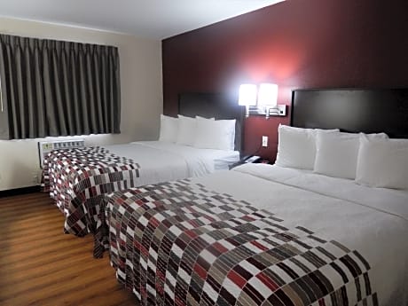 Deluxe 2 Queen Beds Smoke Free