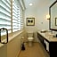 The Banyan Hotel Fort Myers, Tapestry Collection by Hilton