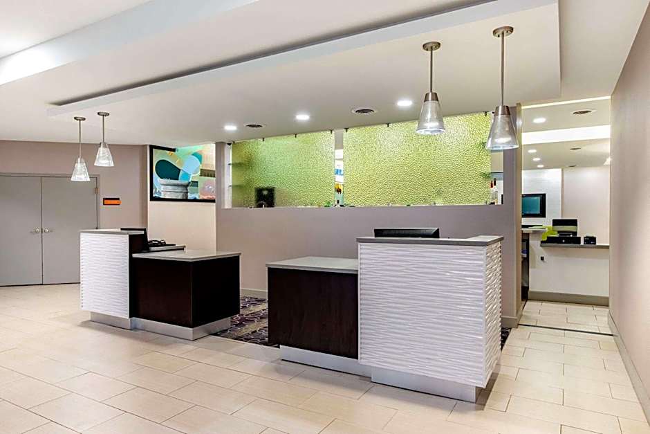 La Quinta Inn & Suites by Wyndham Indianapolis South