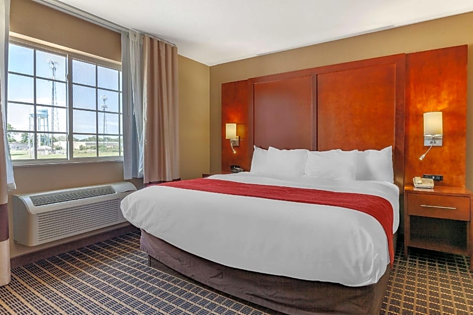 Photo 1 of 4 of 1 King Bed Suite