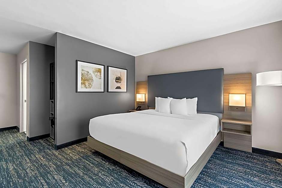 The Hourglass Hotel, Ascend Hotel Collection