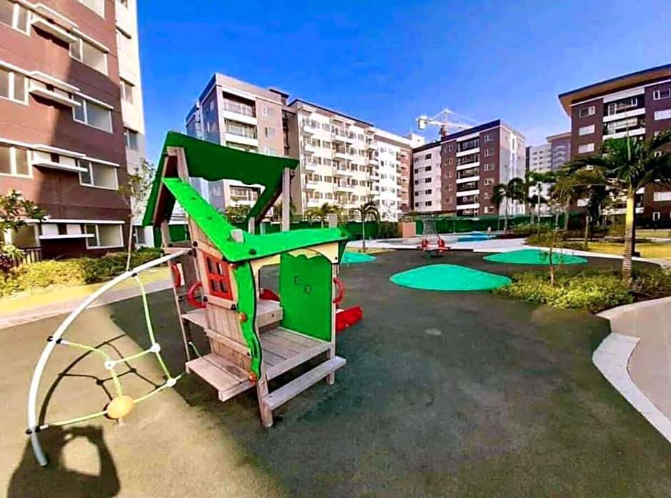 AVIDA ATRIA T2- B, near S&R and SM city by Denice