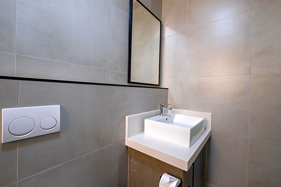 Inn & Out Plus Rosebank