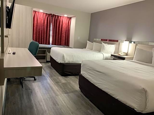 Microtel Inn & Suites by Wyndham Clarksville