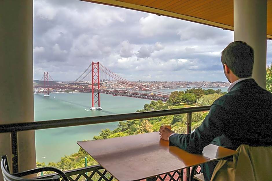 HI Almada - Pousada de Juventude