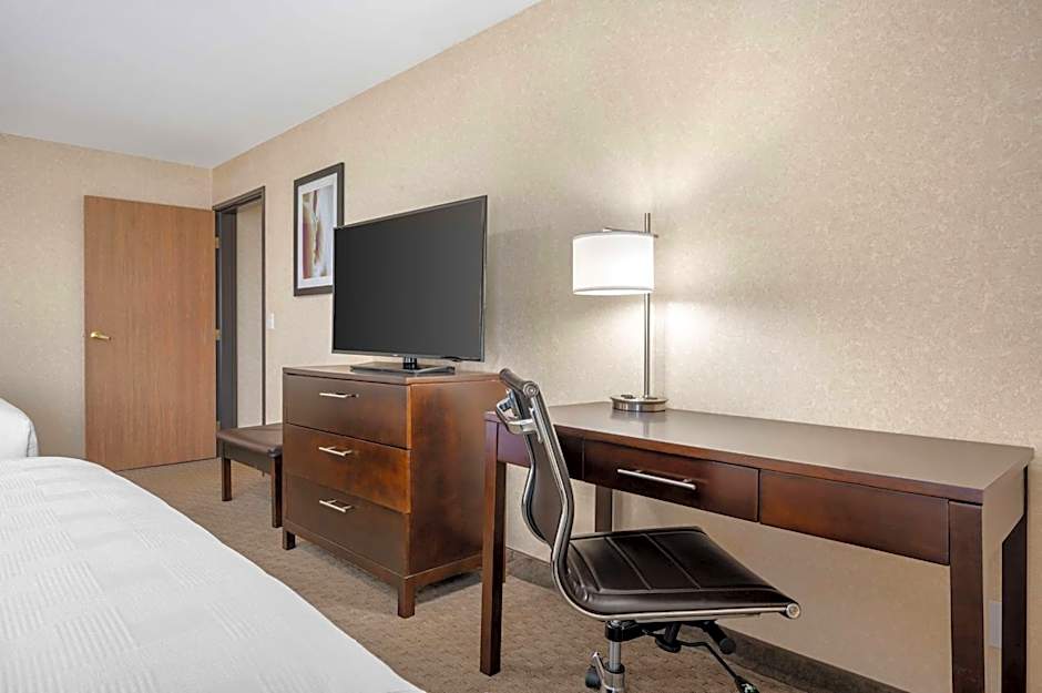 Best Western Plus Howe Inn