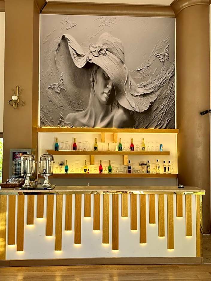 Silver Tower Family Apart Otel