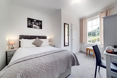 Double room-Economy-Ensuite with Shower