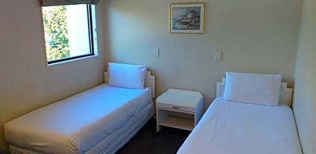 1 Bedroom Apartment (2 Adults + 2 Children)