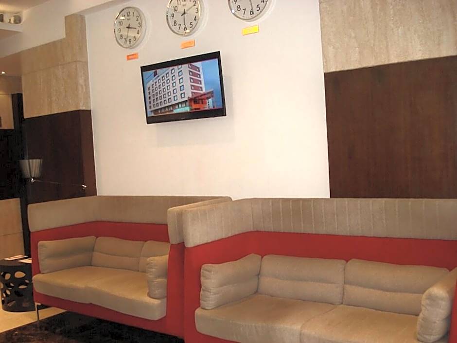 Hotel Joy Inn & Suites