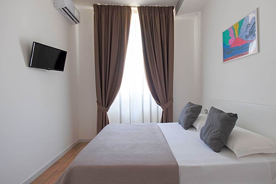 Naples Gateway Rooms
