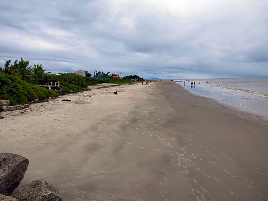 Casa do Farol em Itapoá - 290 Metros da Beira Mar