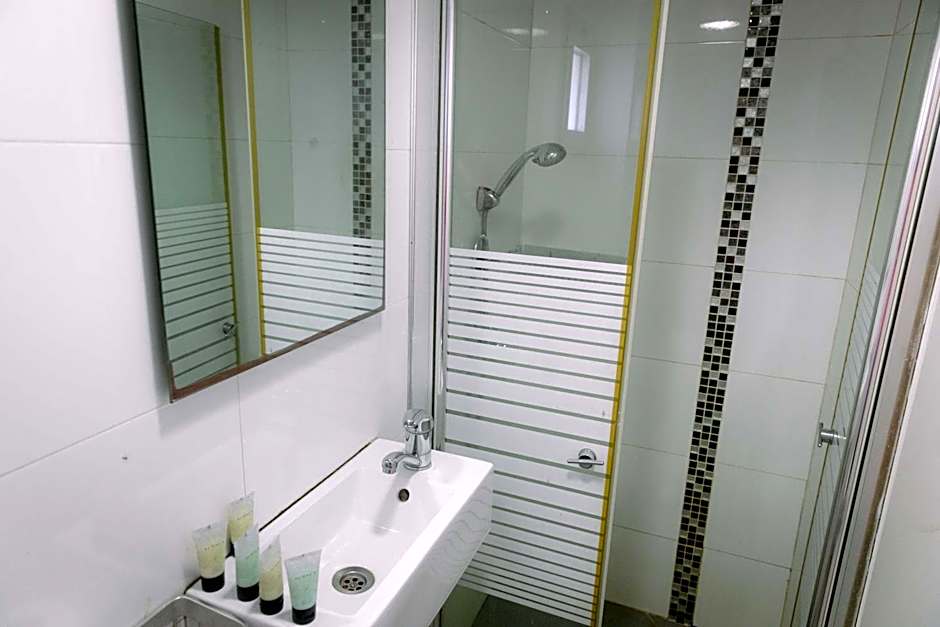 Rich Luxury Suites - Renovated