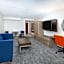 Holiday Inn Express & Suites Columbus at Northlake By IHG