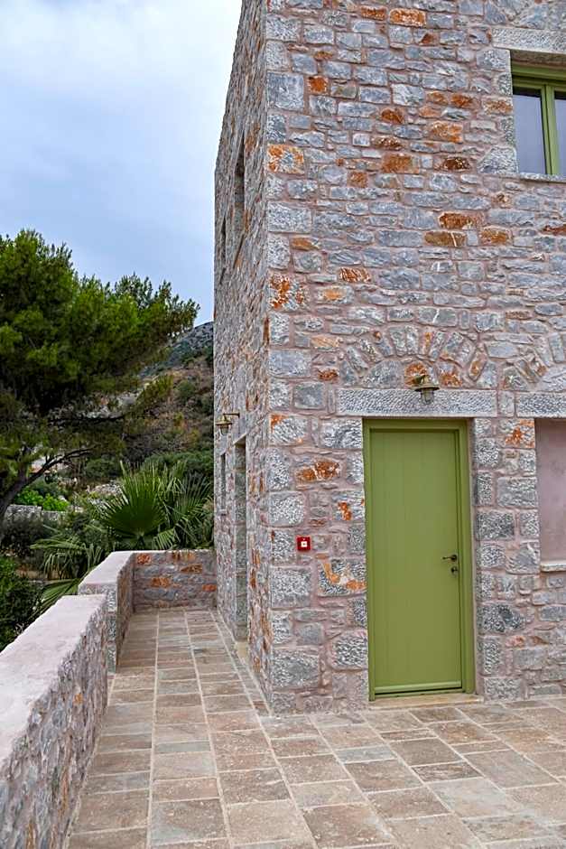 Arapis Rooms & Suites