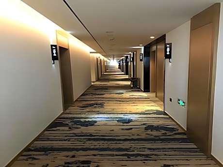 GreenTree Eastern Xuzhou High Speed Railway Station West Exit