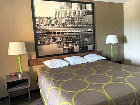 1 King Bed Accessible Room Non-Smoking