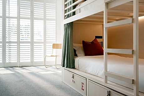 Entire Superior 10 Bed Dorm