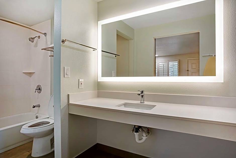 Best Western Shadow Inn