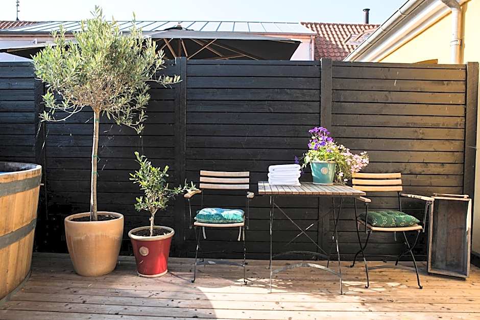 Femmasteren Hotel & Hostel