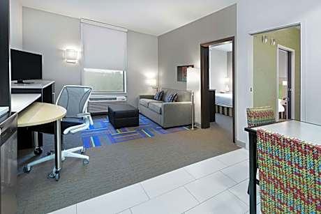 One-Bedroom King Suite - Non-Smoking