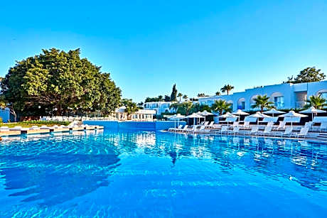 So Nice Beach Resort