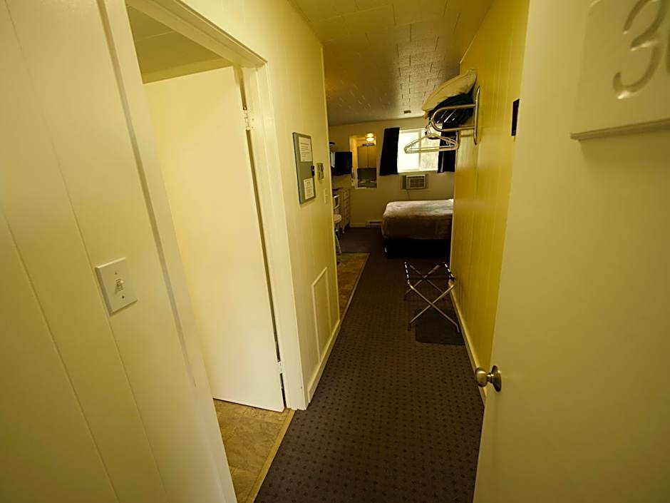 Creston Valley Motel