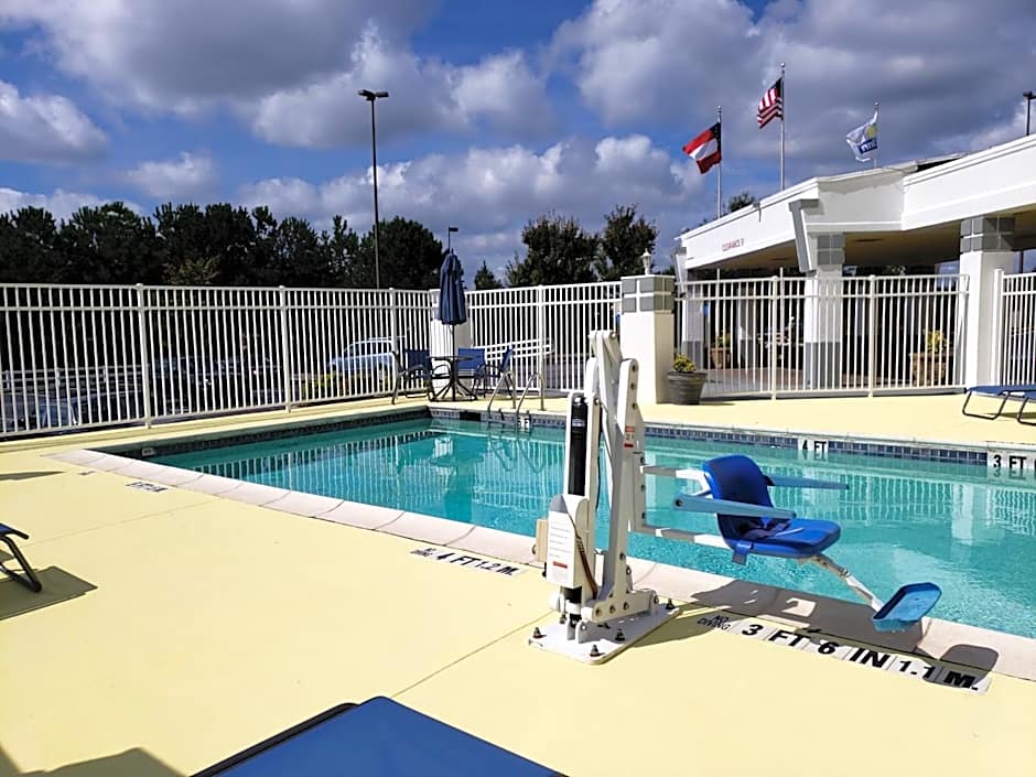 Days Inn & Suites by Wyndham Union City