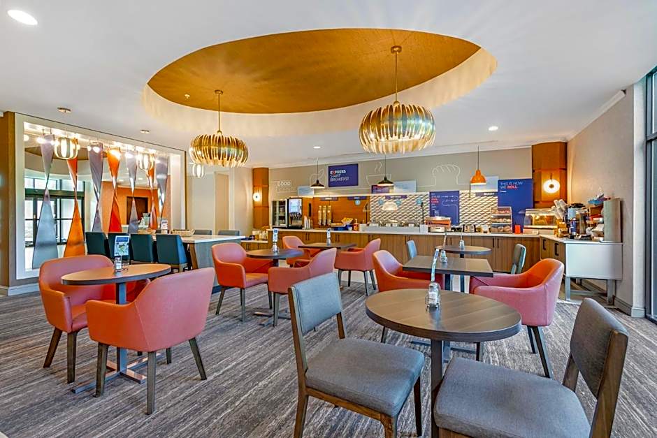 Holiday Inn Express Hotel & Suites Clemson - University Area By IHG