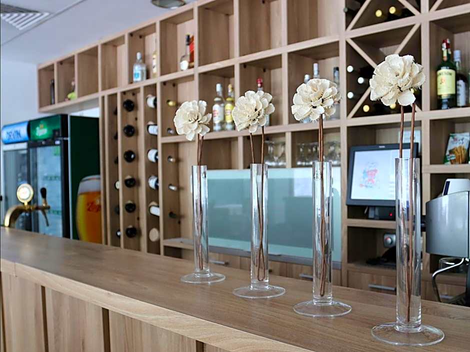 Хотел Аква Варвара - Минерални басейни и релакс