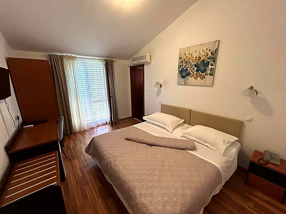 Hotel Vila Tina
