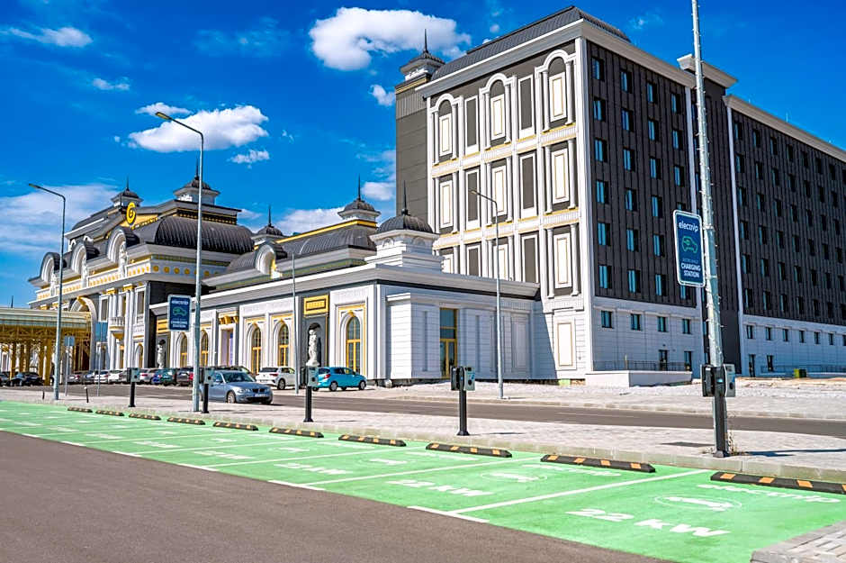 GoldenEye Hotel & Casino