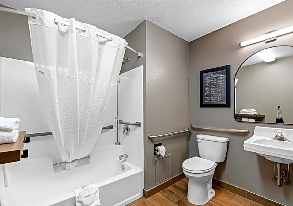 Super 8 by Wyndham Perham