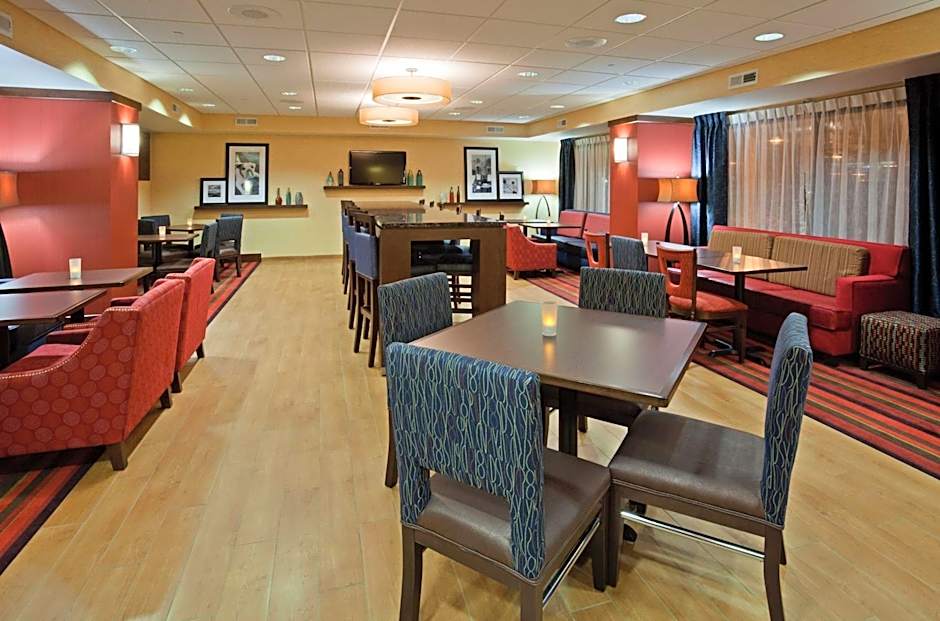 Hampton Inn By Hilton Milwaukee-Airport